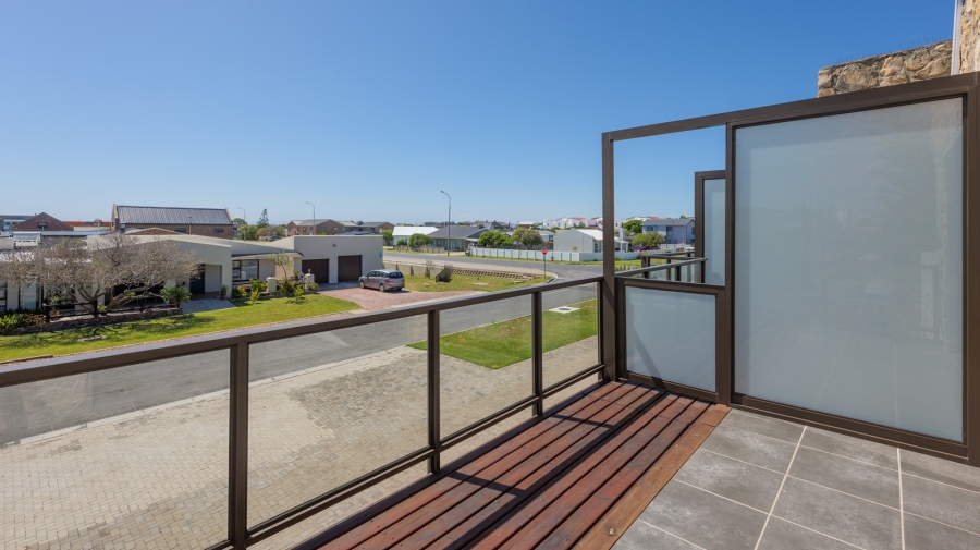 9 Bedroom Property for Sale in Struisbaai Western Cape